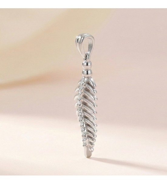 Silver Leaf Pendant – Elegant Nature-Inspired Jewelry