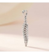 Silver Leaf Pendant – Elegant Nature-Inspired Jewelry