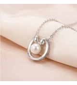 Horseshoe Pearl Pendant Necklace – Silver Finish