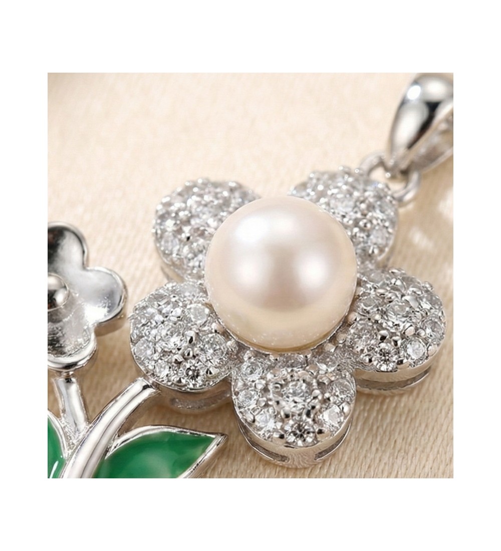 Floral Pearl Pendant Necklace – Silver Finish