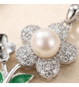 Floral Pearl Pendant Necklace – Silver Finish