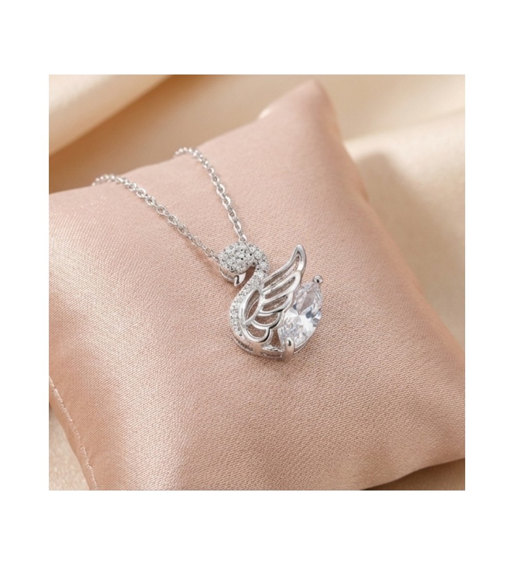 Elegant Swan Pendant Necklace in Rose Gold – Sparkling Zircon Jewelry