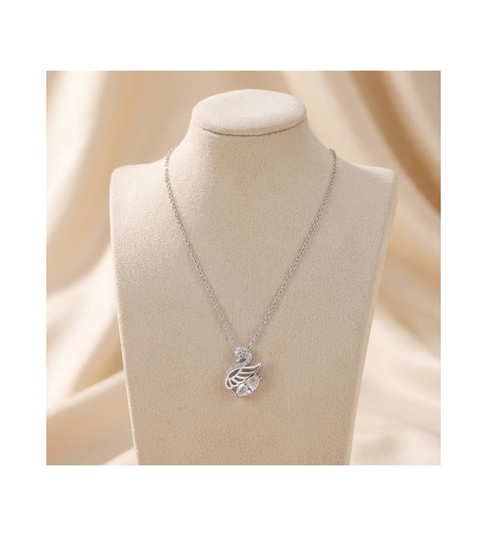 Elegant Swan Pendant Necklace in Rose Gold – Sparkling Zircon Jewelry