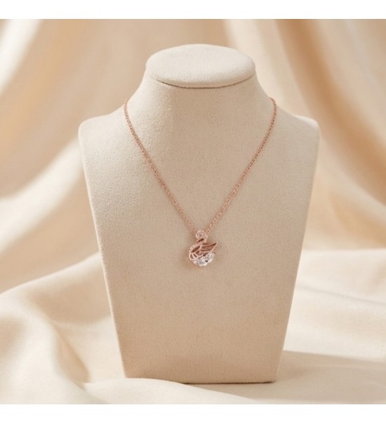 Elegant Swan Pendant Necklace in Rose Gold – Sparkling Zircon Jewelry