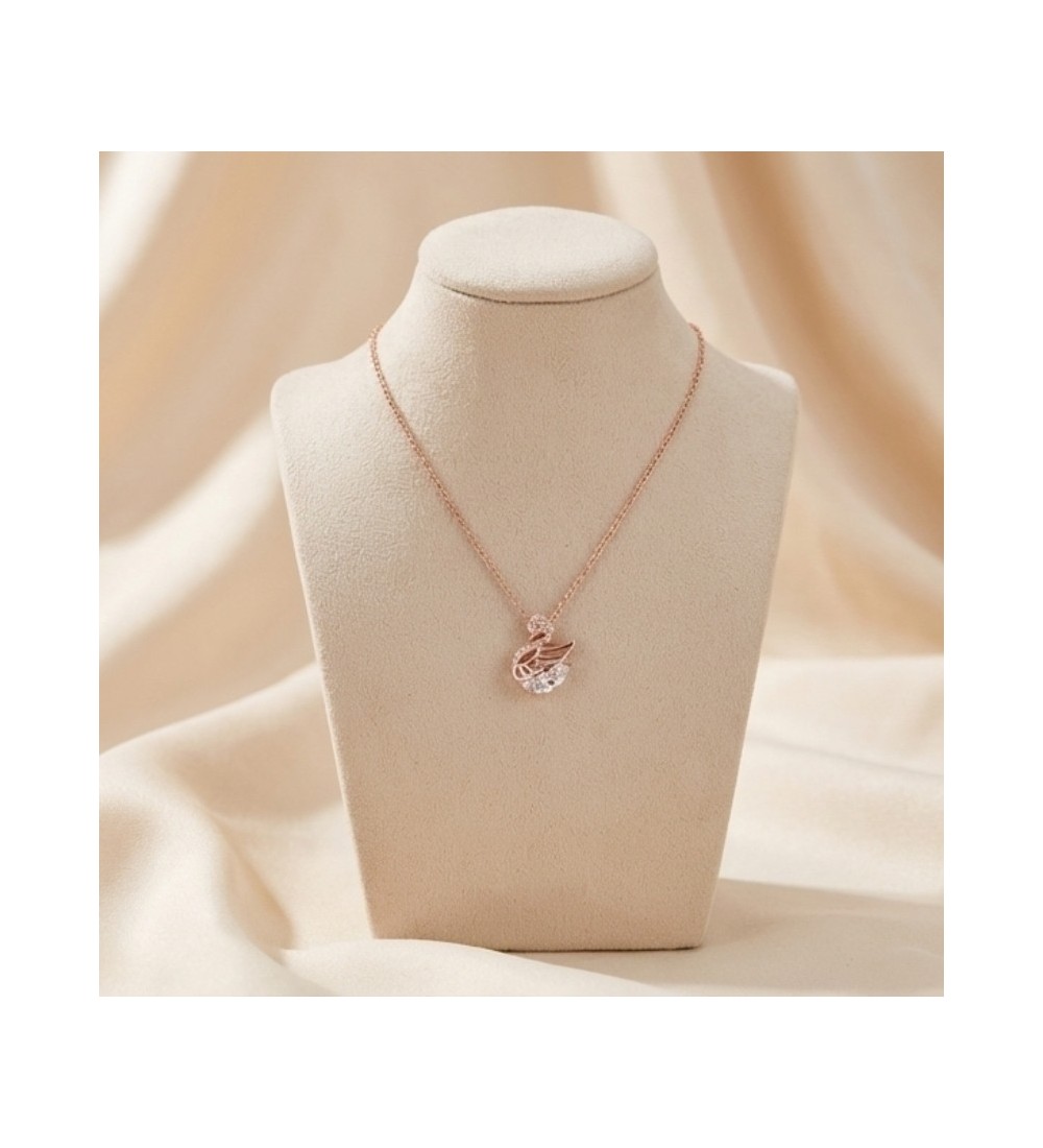 Elegant Swan Pendant Necklace in Rose Gold – Sparkling Zircon Jewelry