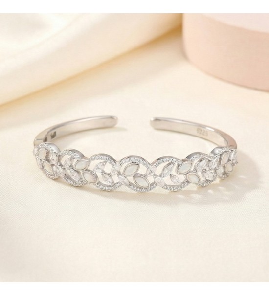 Enchanted Vine Bangle – Silver Leaf Bracelet with Intricate Nature Detailing