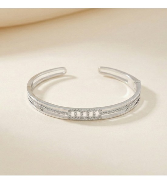 Silver Serenity Bangle – Elegant Open Cuff with Sparkling Stone Detailing