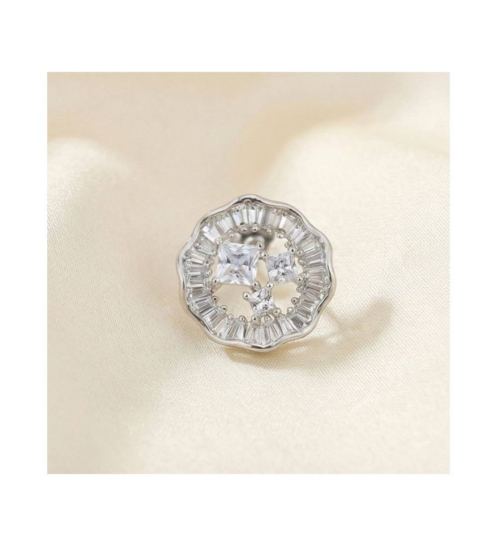 Radiant Halo Stud Earrings – Silver Sparkle with Baguette-Cut Crystals