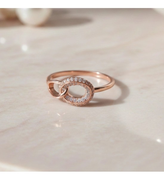 Interlocking Orbit Pavé Ring